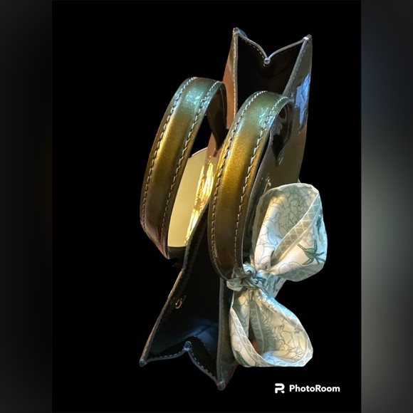 LOUIS VUITTON Green Vernis bag! Like new! - Picture 7 of 10